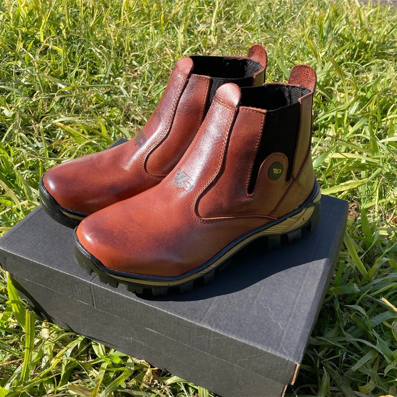 Kit Bota Masculina Adventure em Couro Legítimo e Palmilha Ortopédica +BRINDES: Chapéu, Cinto, Carteira e Copo (Copy)